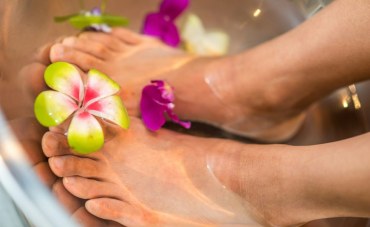 TALONS FENDILLÉS ET PIEDS TRÈS SECS : Retrouver des pieds doux et soignés